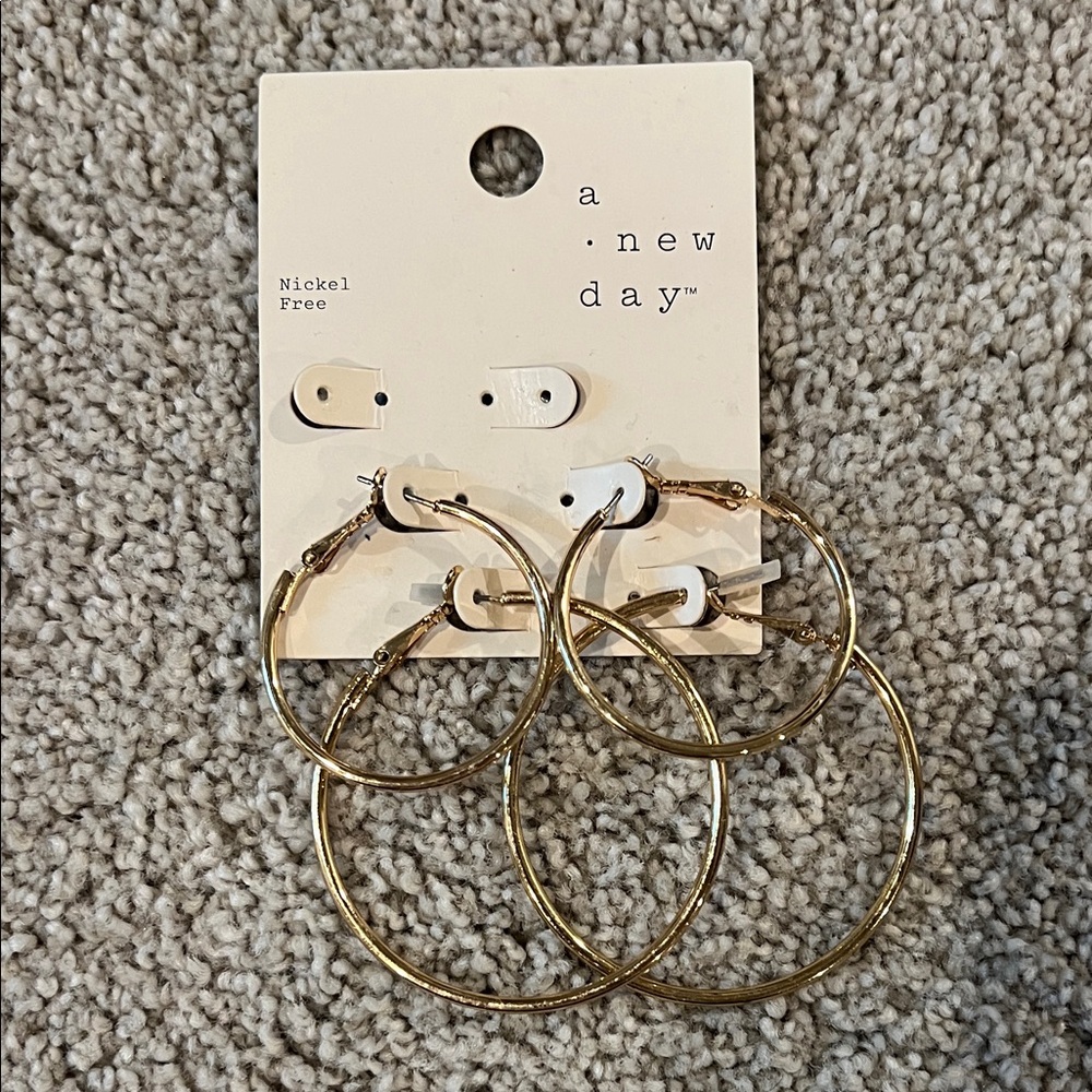 Jewelry bundle. - Picture 2 of 6
